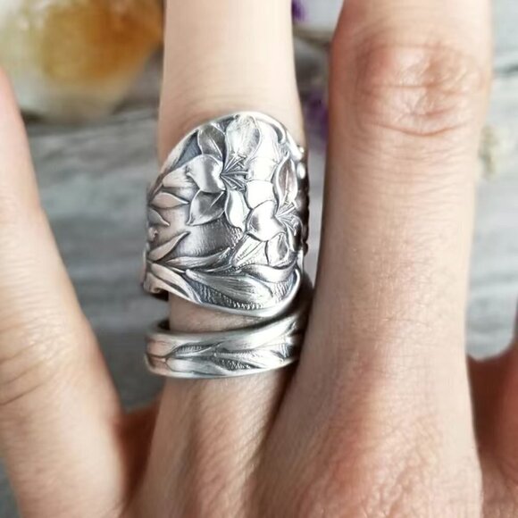 Boho Lily or Tulip Floral Adjustable Spoon Ring - Picture 7 of 10